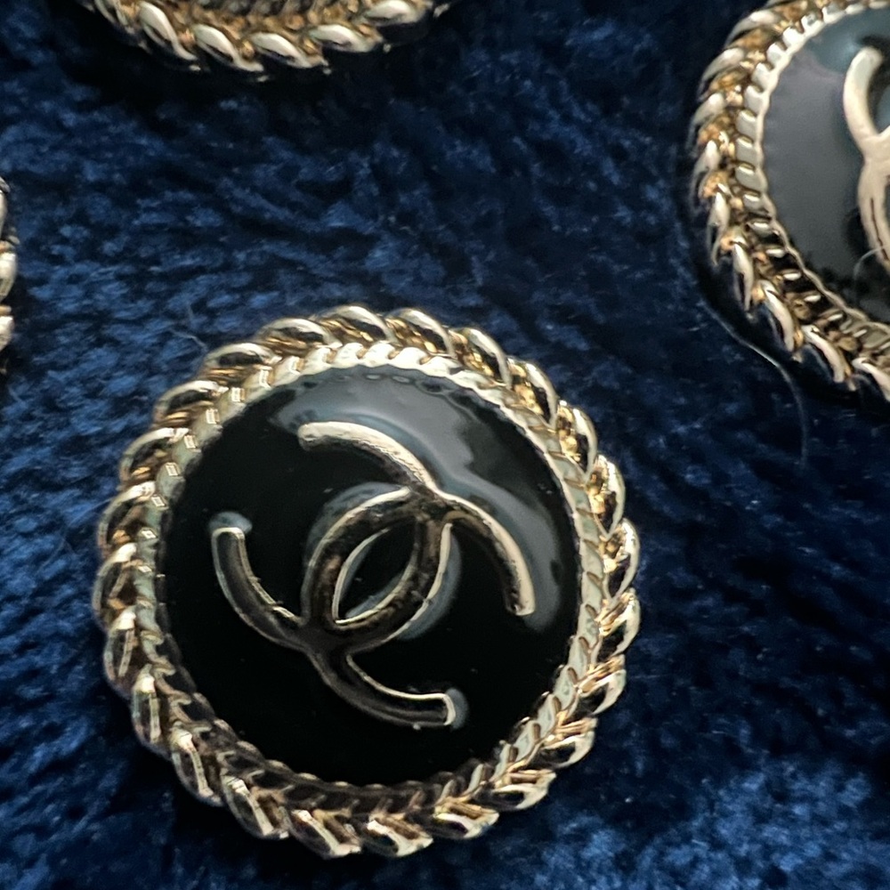 CC-(Set of 6)19mm/Gold CC on black enamel/gold alloy stamped shank back buttons